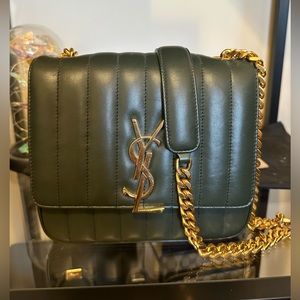 YVES SAINT LAURENT MEDIUM VICKY CHAIN BAG DARK GREEN LAMBSKIN